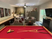 Memorial Day Special! 4Br for 8, Waterfalls, Hot-Tub, Fire-Pit. Private 3 Acres