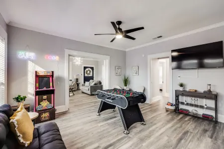 Beautiful 1930s Mineral Wells Home, Near Downtown!