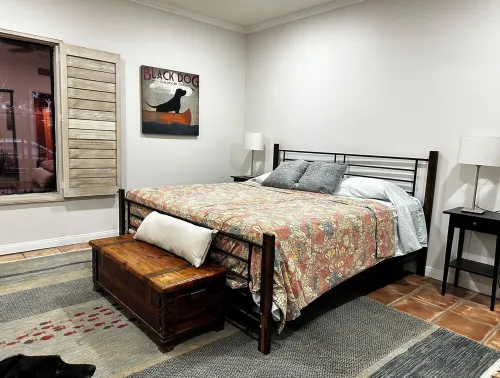 30-day minimum, 5 miles to downtown and 1 mile from airport