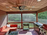 Hidden Gem💎Large Ellicottville Chalet🍁Woods⛷ Hot Tub 🕹️ Arcade Fun 🔥Fire Pit 曼斯費爾德酒店