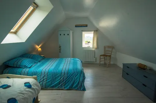 Sea view, stone house between Crozon Camaret, Wifi, closed, bright garden