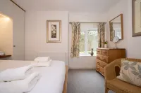 Tulip Cottage ideal Riverside Location, Lake District  Park,withlog burner. Hotels in Whitwell and Selside