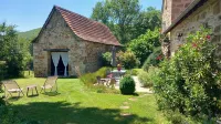 Gîte Quercy, authentic charm, great comfort, mature garden, natural swimming pool
