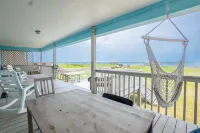Waterfront private sandy Bay Beach & private pathway to Gulfside. Bring dogs!