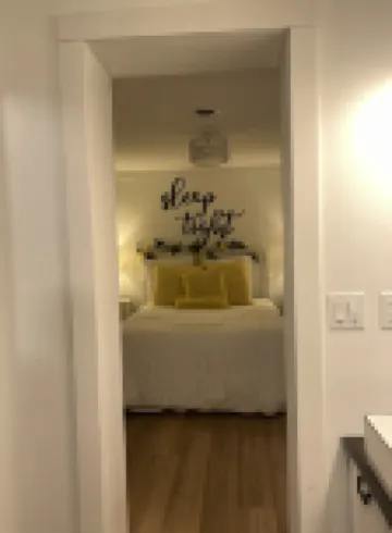 Remodeled Water-Front Lake Cottage with Dock! Kayaks Provided!