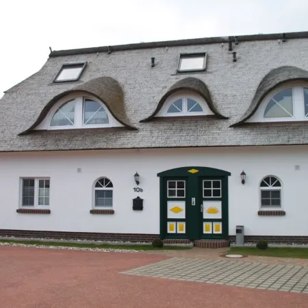 Exclusive apartment with garden and fireplace