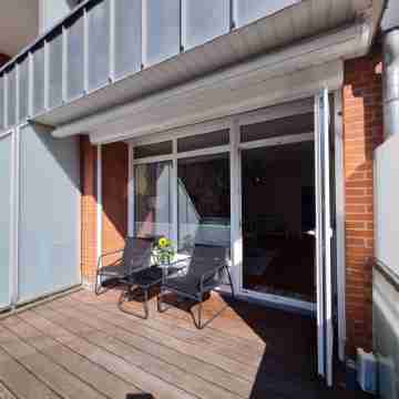 Modern city apartment with balcony and private parking space in a quiet location Others