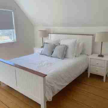 In town home in Northeast Harbor, in Acadia National Park, shopping, and more! Rooms