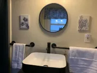 1Kg-Bed Entire Non-shared Condo fully appointed