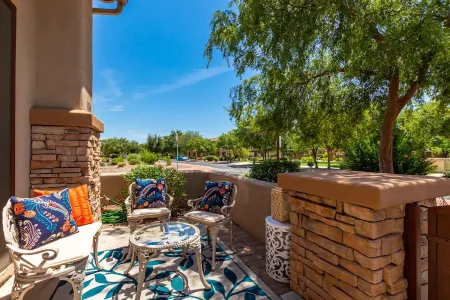 Walk to the Wigwam from this charming single-level condo!