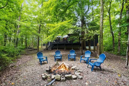 Boho Decor, Quiet, Wooded Lot, Flexible Cancellation Policy