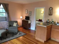 Hilltop Hideaway - Downtown Belfast