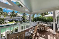 Updated Villa- Coral Lagoon 3Bed 2.5 Bath Luxury Home - 4-Star