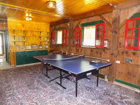 GORGEOUS FAMILY FRIENDLY VICTORIAN WITH ALL NATURAL CEDAR HOT TUB NEAR GORE MT