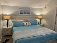 Island Oak Apartment