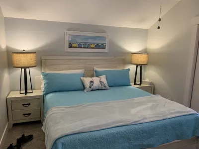 Island Oak Apartment