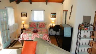 Secluded ~ Centrally Located ~ Huge Lanai ~ Onsite Owner