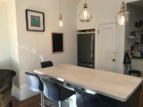 Stylish vintage gem on one of Santa Rosa's prettiest streets!