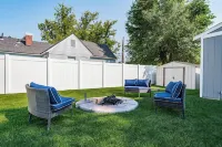 Downtown Vintage Dreamhouse near the Snake River Greenbelt Hotels in 