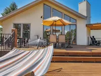 NEW Listing - Modern Mountain Family Retreat, Golf course, Trails, Skiing++