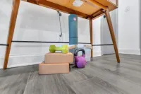 NYC Neighbor Home w/Parking. 30 Min Transit