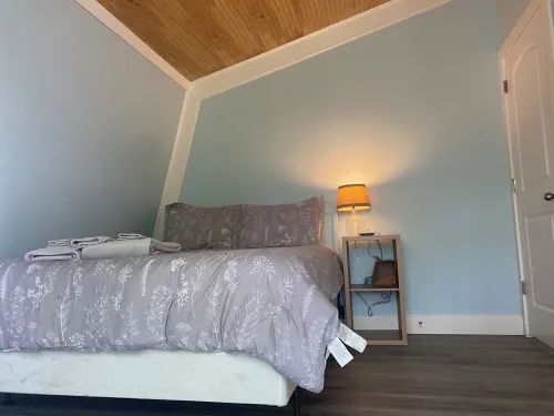 Charming Beach Bungalow in the Heart of it All - No Pet Fee!