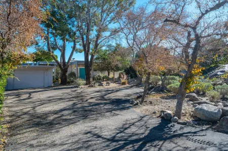 Vista Olivera - hillside home in Palm Springs