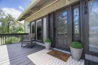Pet-Friendly Family Retreat, 4Br, Hot Tub, GameRoom