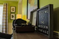 Work away ready, dog friendly. Downtown Tillamook - Modern Vintage Hotels in Tillamook