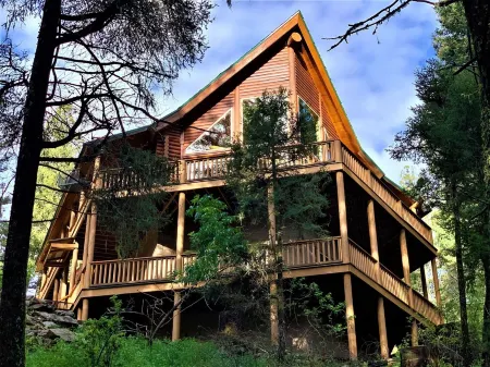 Secluded, Mystic Mountain Lodge w/cinema/arcade rm