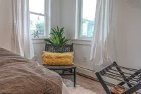 Campfire Cottage: Fireplace, fire pit & no chores! Hotels in Ulster