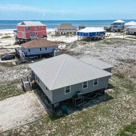 Gulf Front!! 2 Master Suites- Steps Away from the Beach!!