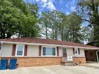 Relaxing, Lakefront & Roomy Great for fishing, duck hunting, & family gatherings