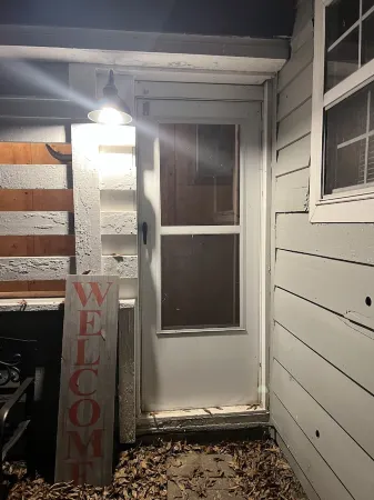 The Turkey Farmhouse just a few minutes from Rend Lake