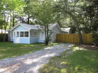 Beautiful vintage cottage remodeled in Old Ocean Springs - Country Houses