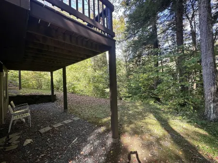 Vermont get-away end unit townhouse nestled in the trees