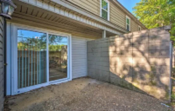 Homey 2BR Queen Beds in Little Rock! Ideal Location with AC, WIFI