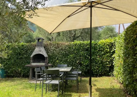 Limone apartment: pool, air conditioning, seating area, parking lot, 5 minutes walk to the lake Отели рядом с достопримечательностью «Campeggio Maderno Di Avanzi Roberto»