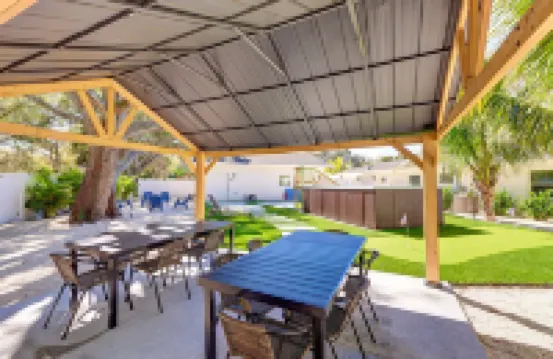 New listing! Relaxing oasis. Fully furnished!