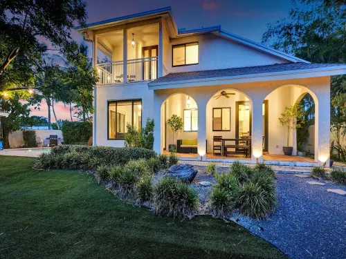 Waterfront Heated Saltwater Pool & Kayaks