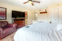 Mountain View Getaway, minutes from theme park.