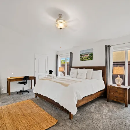 Your private oasis with heated pool and garden in Oceanside!