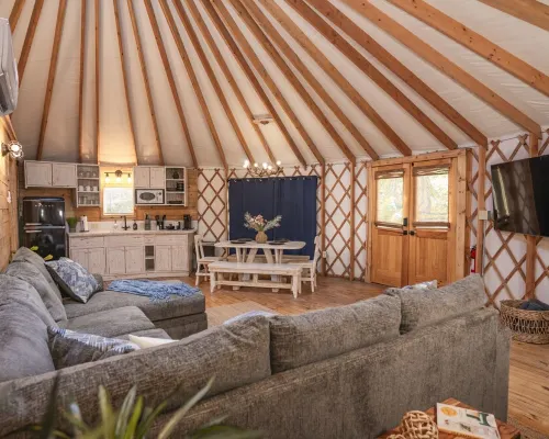 Mockingbird Yurt/Cold A/C! Hot Tub/Medina River Access/River Yurt Village Hotele w: Bandera County