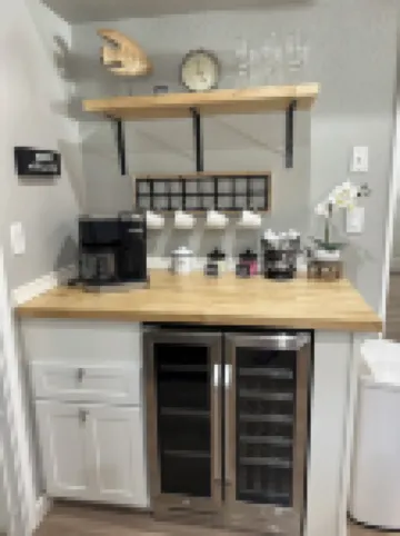 5-bedroom vacation home steps to Lake Texoma