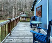 Bungalow+RV/10 acres/Stream/Sleeps6