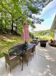 Updated Leelanau home nestled bt Suttons Bay & West Bay, 3 min walk to 2 beaches