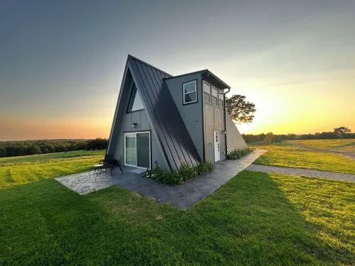 A-Frames at Harmony Hills, Exotic Animal Jeep Tours, Hot Tub, 320 Acre Ranch