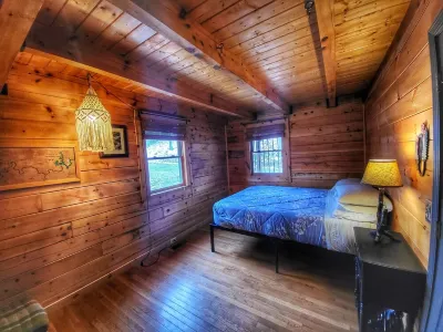 New River & Gauley River family cabin -10 minutes to state & national parks
