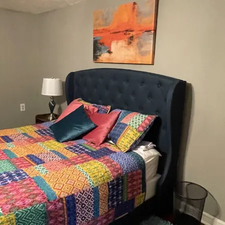 “our little retro scene” No cleaning fee and no Taxes all include.