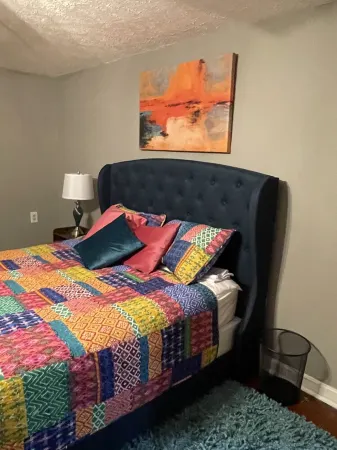 “our little retro scene” No cleaning fee and no Taxes all include.